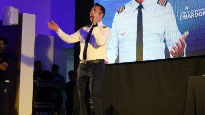 Palestrante Sandro Lobardoni, trouxe ao p&uacute;blico a palestra Decola Vendas