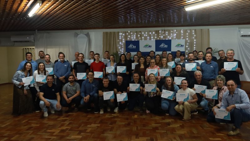 FORMA&Ccedil;&Atilde;O L&Iacute;DERES DE GRANJA: Suinocultores realizam treinamento com foco  