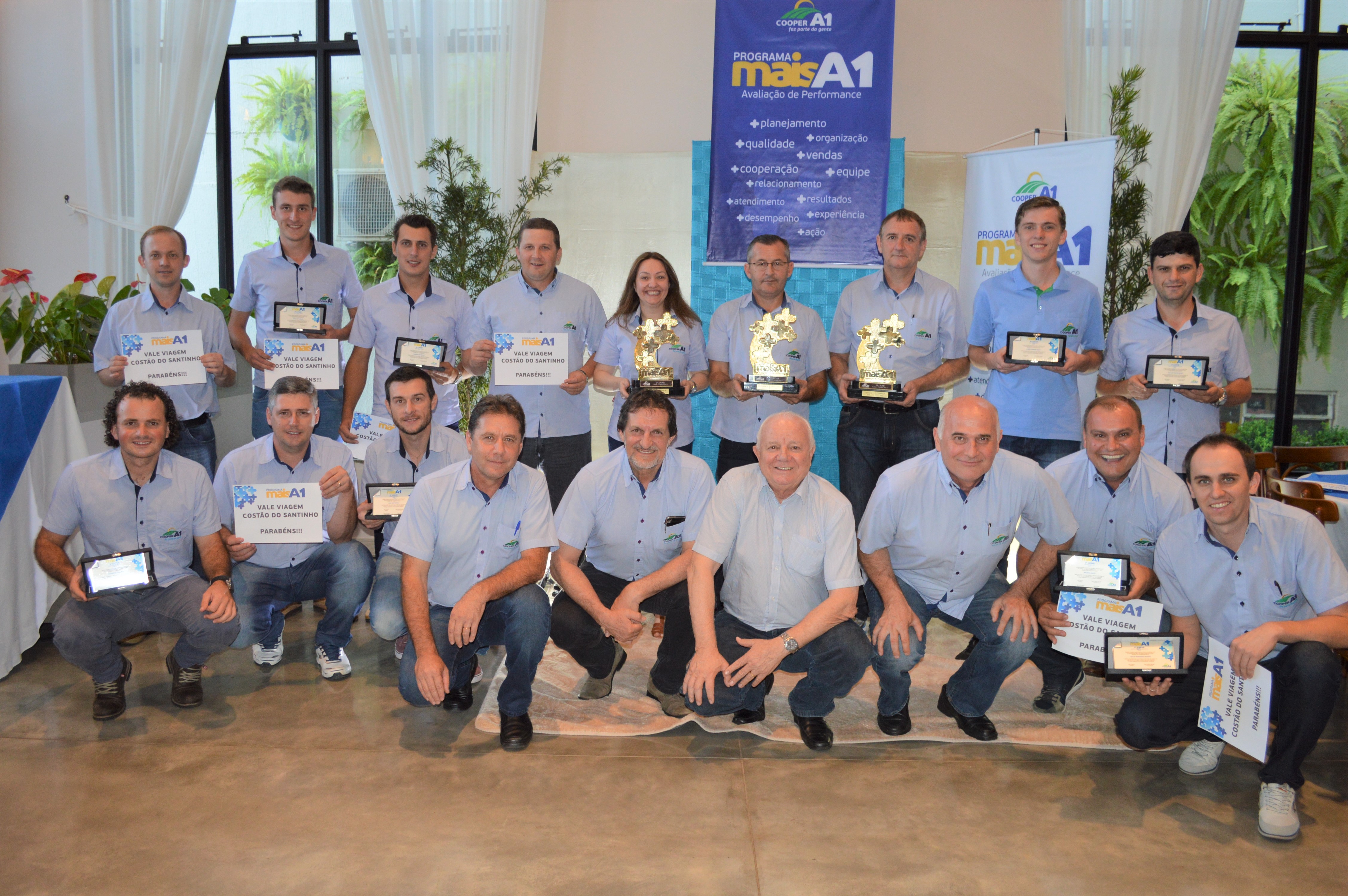 OBJETIVOS ALCANÇADOS: Cooper A1 reconheceu e premiou equipe técnica e unidades
