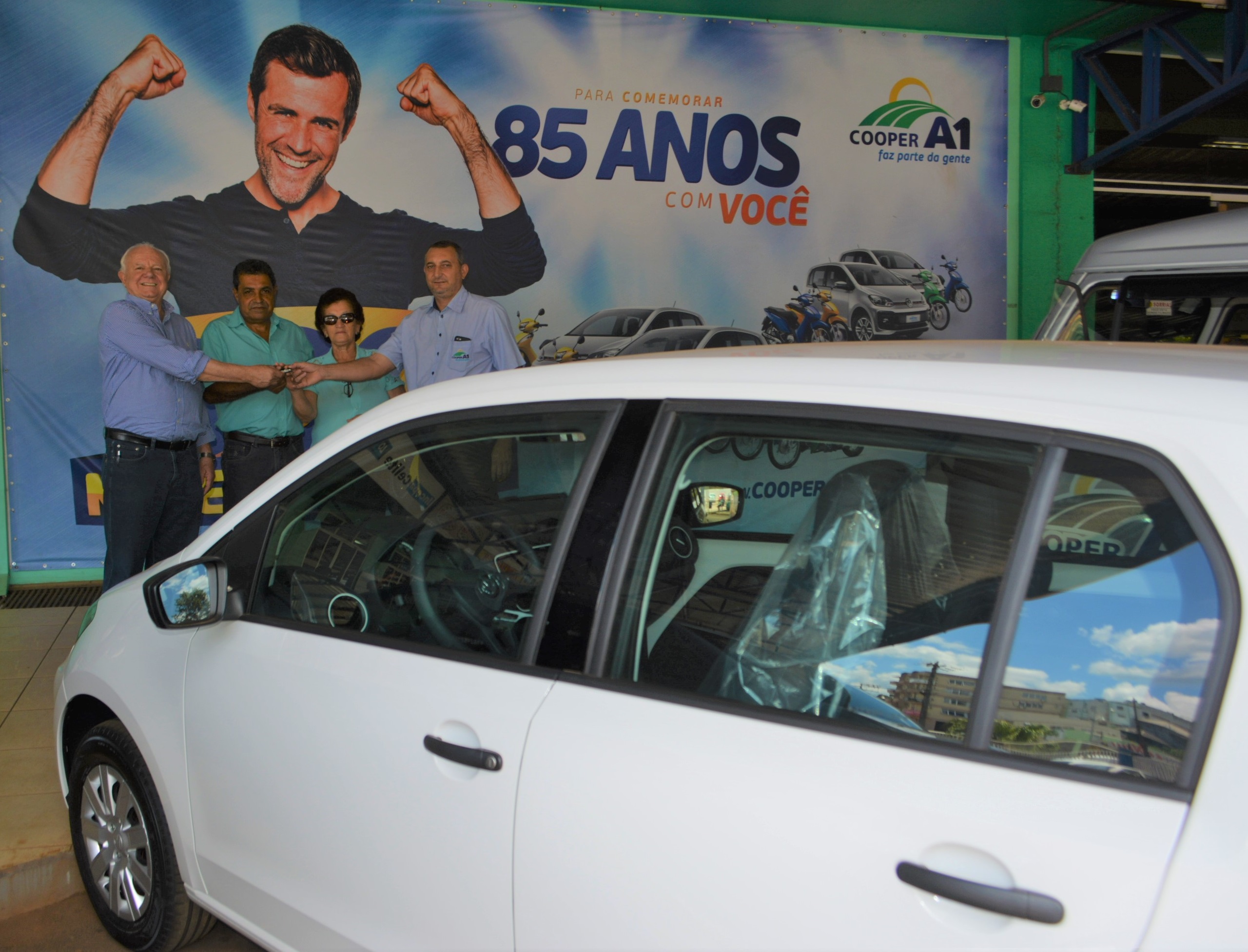 PROMOÇÃO 300 MIL EM PRÊMIOS: Ganhador do segundo carro do sorteio retira seu prêmio