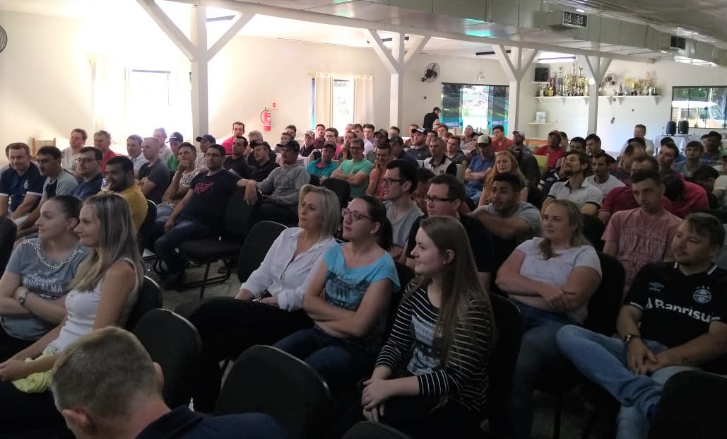 Colaboradores das fábricas e armazéns realizaram confraternização para comemorar os resultados e renovar as energias