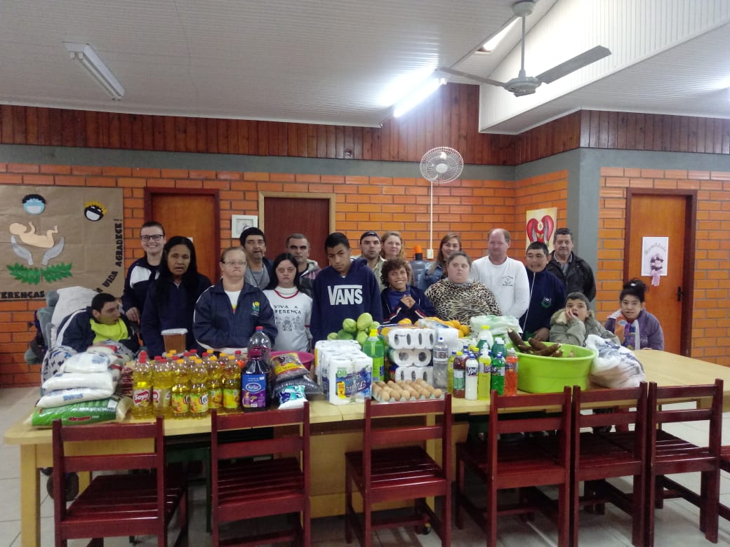 MULHER A1/SICOOB: núcleo da Linha Cambucica de Riqueza realizou filantropia