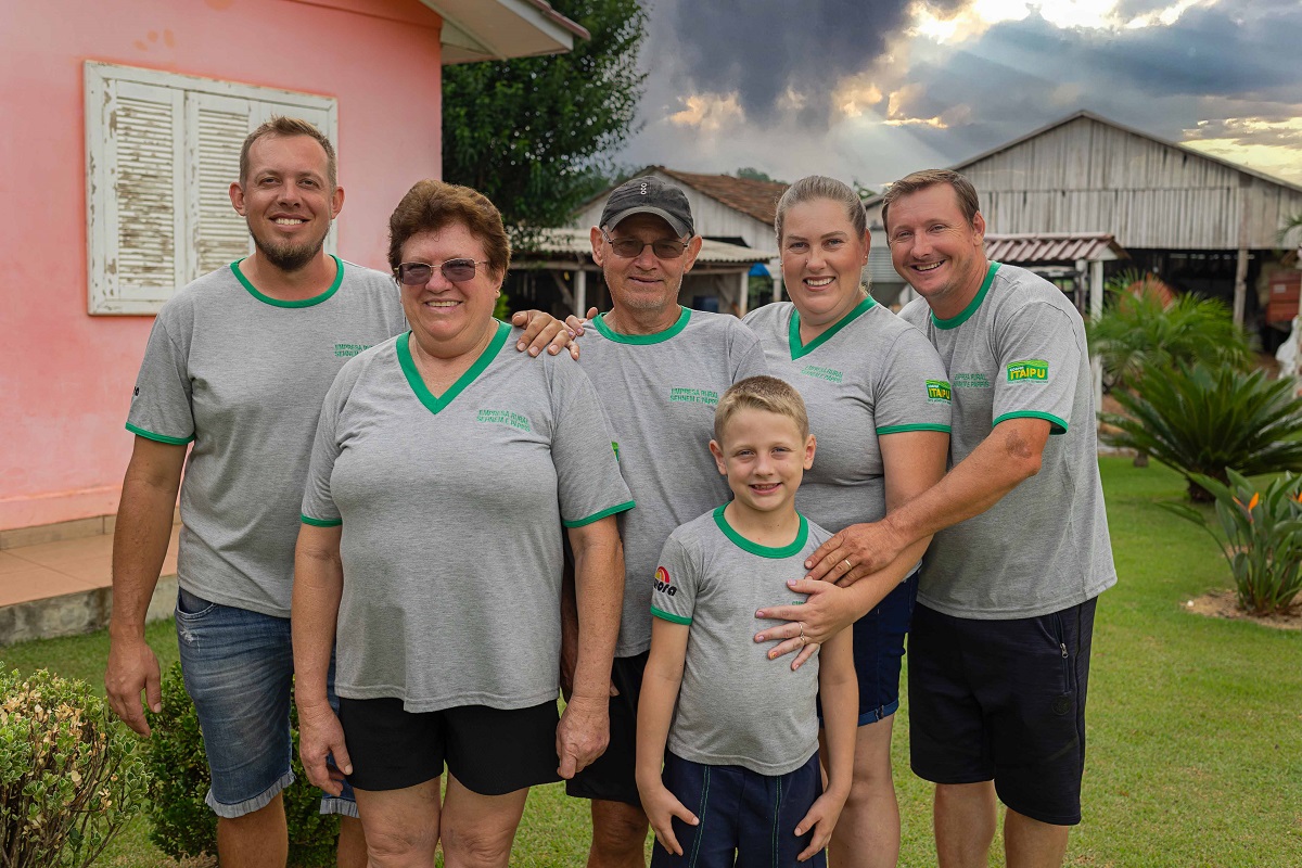 AURORA COOP 54 ANOS: Um Sistema feito por pessoas