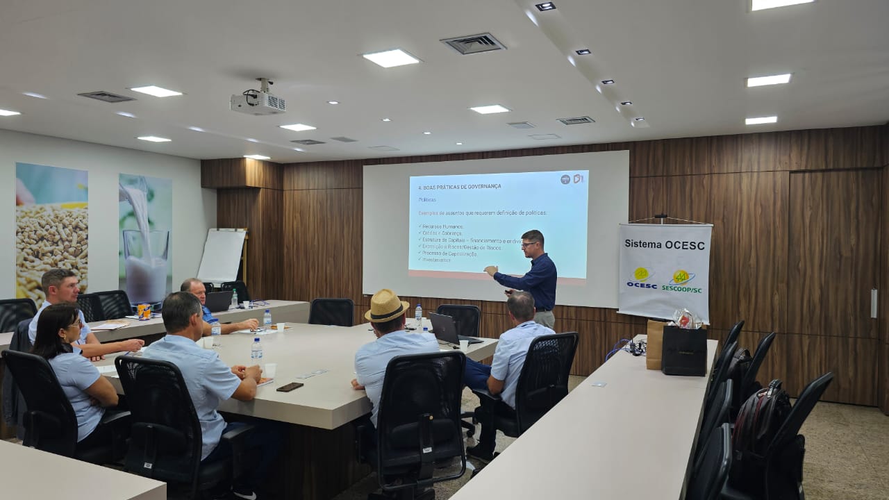 TREINAMENTO: Conselho Fiscal da cooperativa recebe capacitação