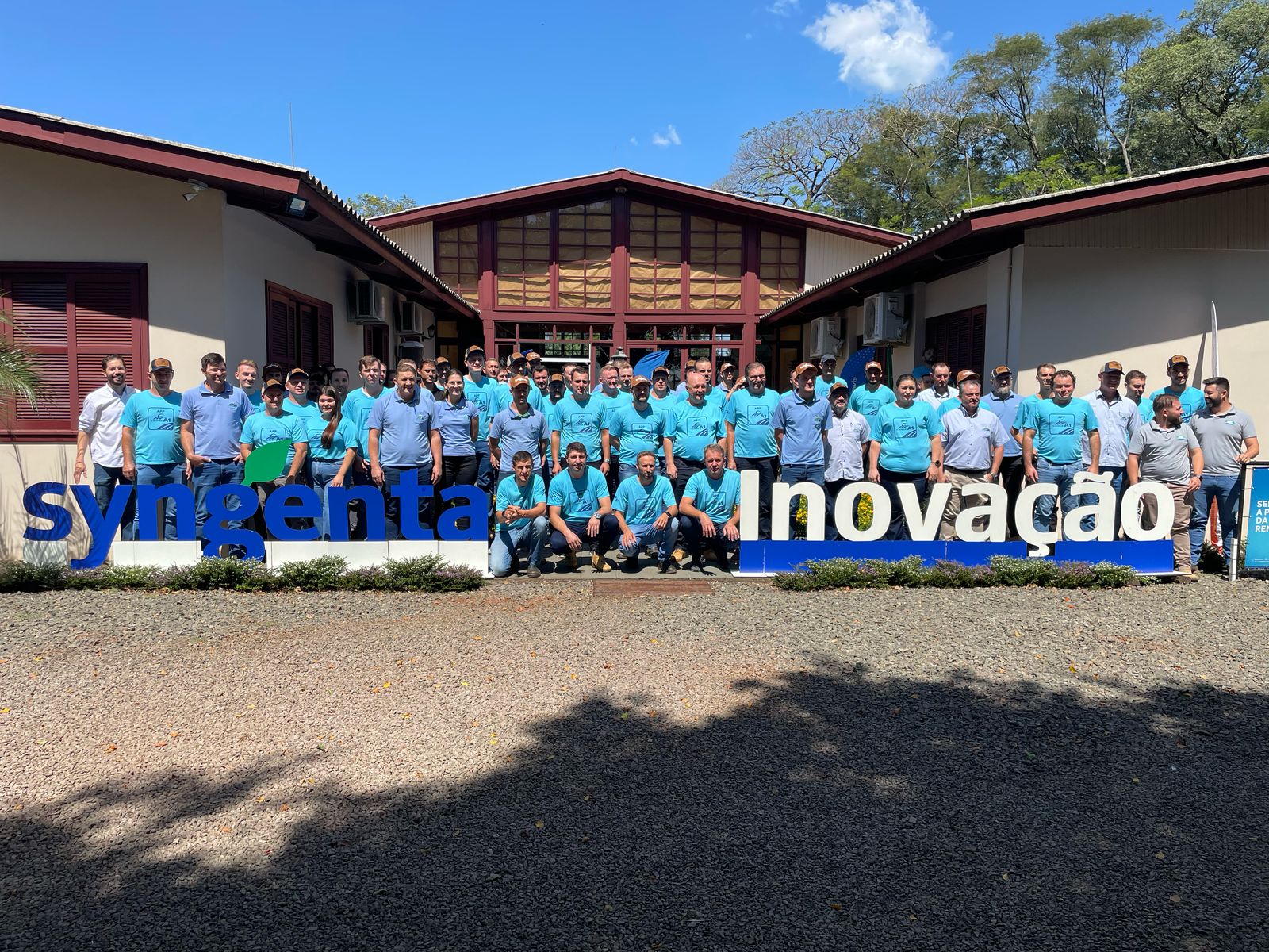 CONHECIMENTO: Equipe das lojas agropecuárias passam por treinamento