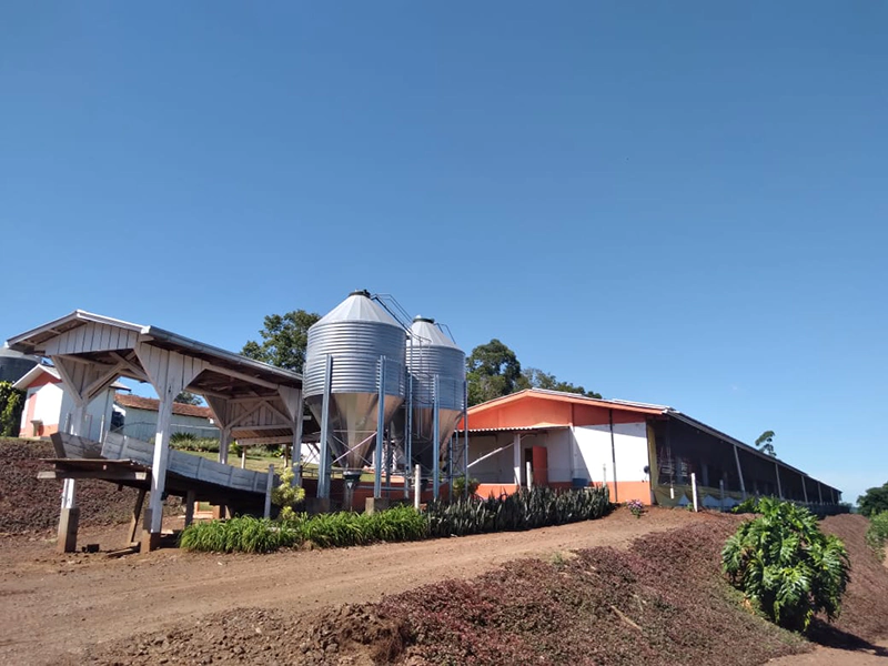 Fábrica de produção e silos